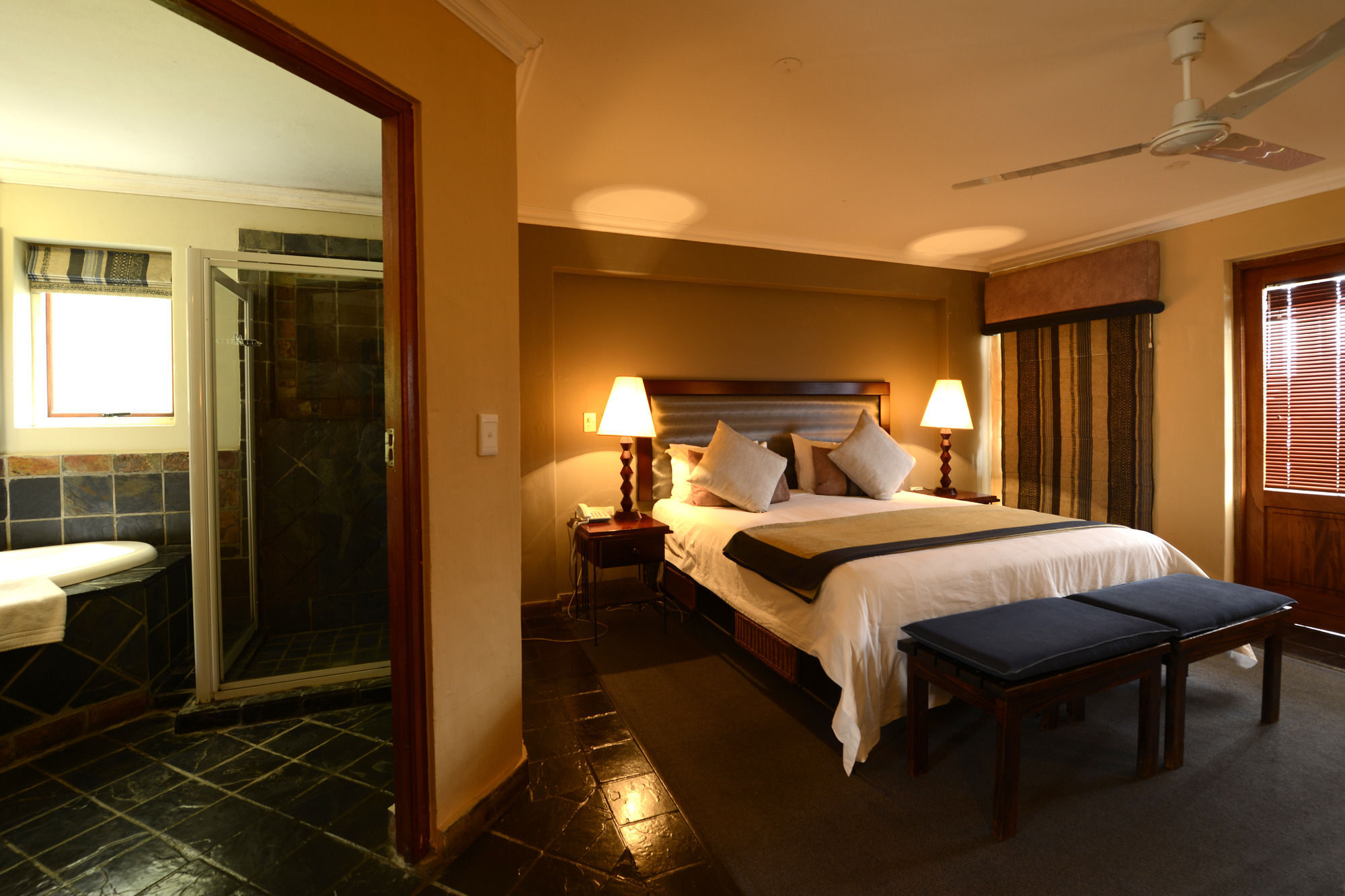 วาฬซอง โฮเต็ล แอนด์ สปา Hotel เพลตเตนเบิร์กเบย์ ภายนอก รูปภาพ