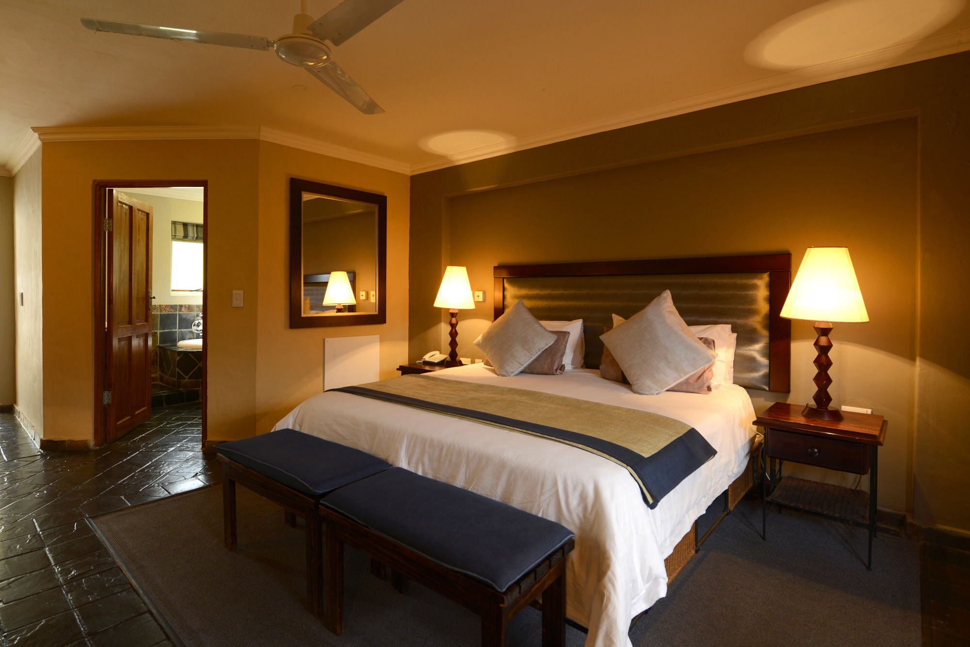 วาฬซอง โฮเต็ล แอนด์ สปา Hotel เพลตเตนเบิร์กเบย์ ภายนอก รูปภาพ